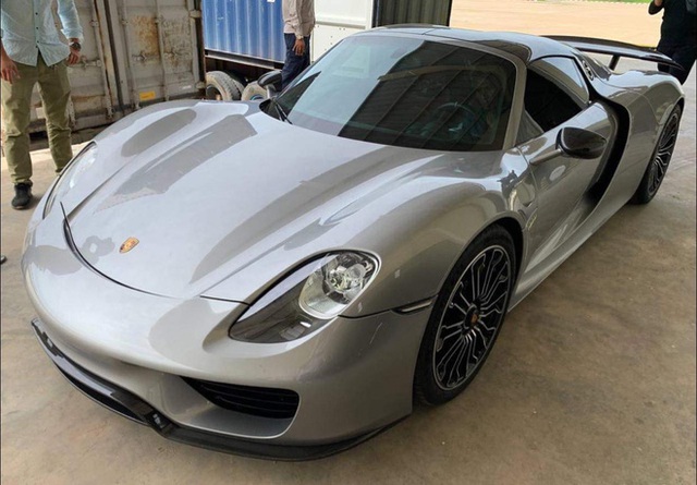 Mua siêu xe 200 tỷ chưa lâu, đại gia Hoàng Kim Khánh khớp lệnh thêm siêu phẩm Porsche 918 Spyder bản đặc biệt có giá cao ngất ngưởng - Ảnh 4.