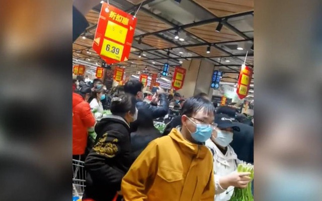 Dân Trung Quốc hỗn loạn tại siêu thị