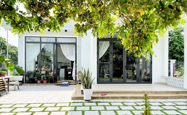 Bỏ 1,2 tỷ đồng để xây lại nhà 200m2, mẹ đơn thân thu nhập 3x triệu/tháng khiến mọi người trầm trồ: Không gian sống xanh, dịu êm giữa lòng Sài thành - Ảnh 7. Bỏ 1,2 tỷ đồng để xây lại nhà 200m2, mẹ đơn thân thu nhập 3x triệu/tháng khiến mọi người trầm trồ: Không gian sống xanh, dịu êm giữa lòng Sài thành - Ảnh 7.