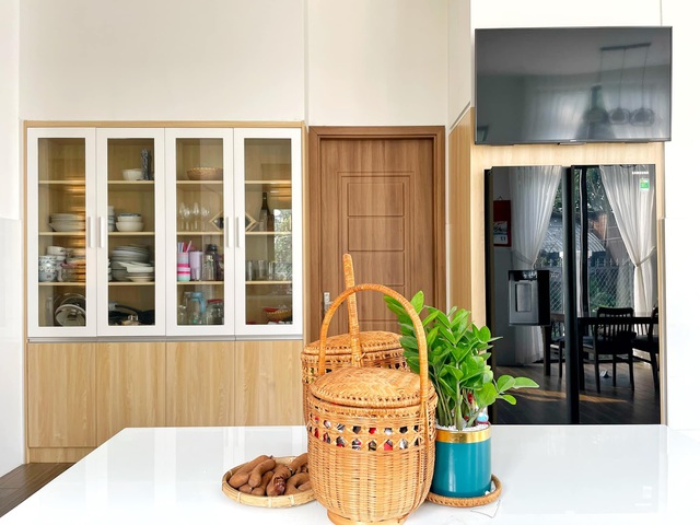 Bỏ 1,2 tỷ đồng để xây lại nhà 200m2, mẹ đơn thân thu nhập 3x triệu/tháng khiến mọi người trầm trồ: Không gian sống xanh, dịu êm giữa lòng Sài thành - Ảnh 15. Bỏ 1,2 tỷ đồng để xây lại nhà 200m2, mẹ đơn thân thu nhập 3x triệu/tháng khiến mọi người trầm trồ: Không gian sống xanh, dịu êm giữa lòng Sài thành - Ảnh 15.