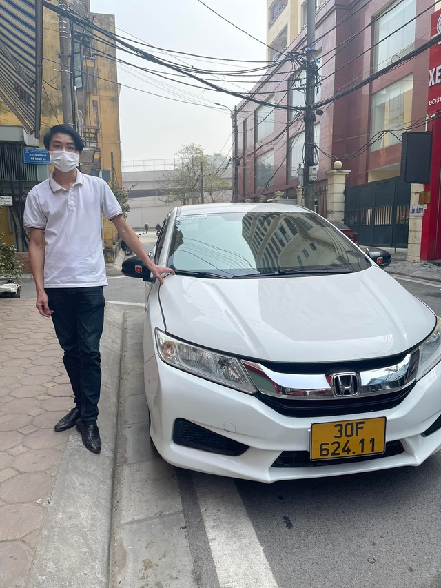 Sao để quên nhiều tiền thế?, tài xế taxi khiến vị khách sửng sốt vì cuộc gọi quá bất ngờ - Ảnh 1. Sao để quên nhiều tiền thế?, tài xế taxi khiến vị khách sửng sốt vì cuộc gọi quá bất ngờ - Ảnh 1.