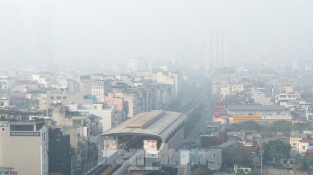  Hà Nội: Cả thành phố bị ‘nuốt chửng’ bởi sương mù  - Ảnh 12.