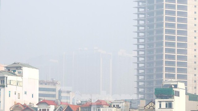  Hà Nội: Cả thành phố bị ‘nuốt chửng’ bởi sương mù  - Ảnh 9.