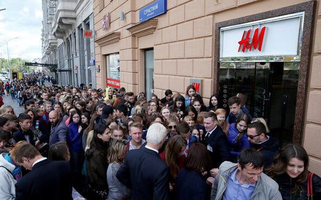 H&M là cái tên tiếp theo ngừng bán sản phẩm tại Nga