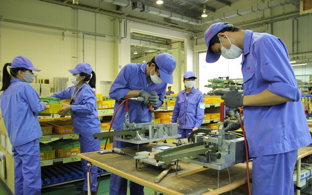 Bộ Tài chính lên tiếng về ý kiến "người làm công ăn lương đóng thuế TNCN cao nhất, nhưng bị chính sách hỗ trợ 'bỏ quên' khi gặp khó khăn" Bộ Tài chính lên tiếng về ý kiến "người làm công ăn lương đóng thuế TNCN cao nhất, nhưng bị chính sách hỗ trợ 'bỏ quên' khi gặp khó khăn"