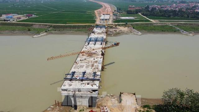  Hình hài cầu cao tốc Bắc - Nam vượt sông Chu tại Thanh Hóa  - Ảnh 1.