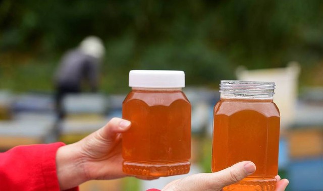 3 nhóm người nếu dùng mật ong không khác nào uống phải thuốc độc: Cảnh báo 5 điều cấm kỵ khi uống nước mật ong kẻo rước bệnh, hại thân - Ảnh 3.