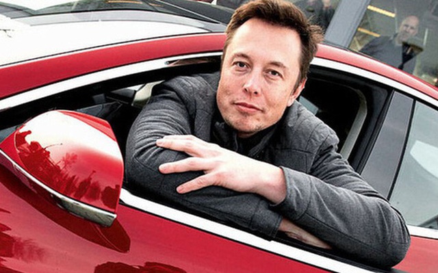 Elon Musk tiết lộ nguồn gốc cái tên Tesla: Tốn 75.000 USD mua về, phải cho người tới tận cửa cầu xin chủ cũ