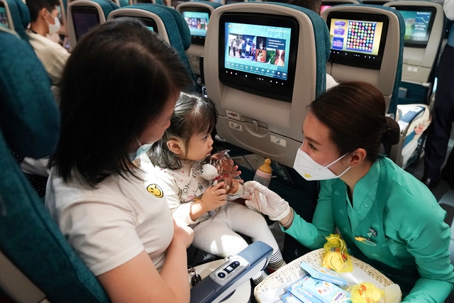 Trải lòng của nữ tiếp viên trên chuyến bay chở người Việt về từ Ukraine: Đây sẽ là chuyến bay không thể nào quên - Ảnh 12.