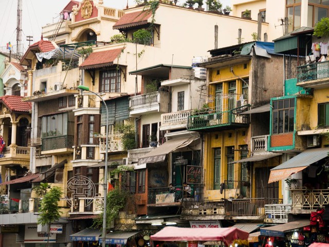 Kiến trúc nhà ống độc đáo ở phố cổ Việt Nam lên báo quốc tế - Ảnh 1.