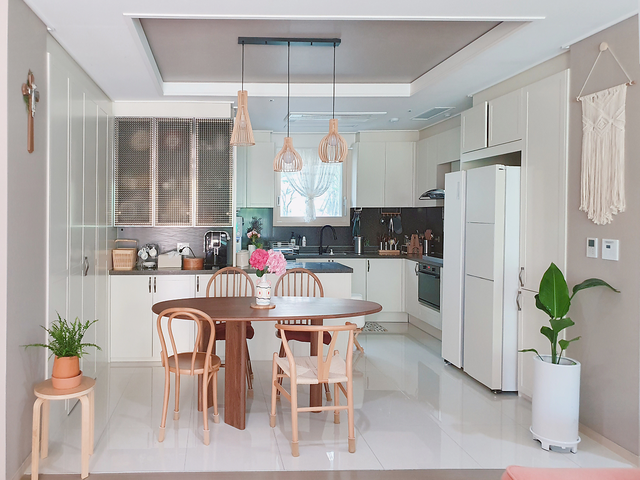 Thiết kế căn hộ theo phong cách tối giản, mẹ bỉm sữa Hàn Quốc biến phòng khách thành không gian vui chơi “đã đời” cho bé - Ảnh 6.