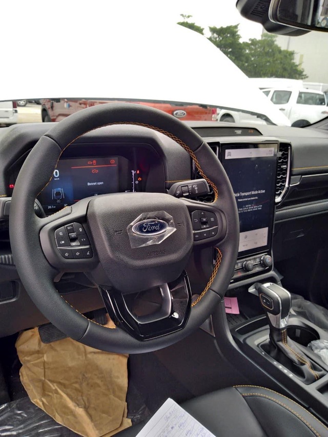 Ford Ranger 2023 lộ diện trần trụi tại Việt Nam: Có phiên bản XLS, nội thất đầy ắp công nghệ, dự kiến ra mắt quý 3 - Ảnh 7.