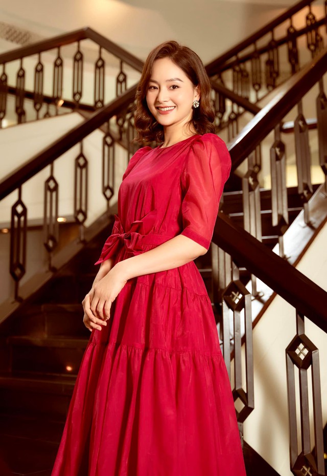 Diễn viên Lan Phương ở tuổi 39: Đã xinh đẹp, đa tài lại còn học giỏi, kinh doanh nhà hàng riêng, đời sống hôn nhân viên mãn bên chồng Tây - Ảnh 1.