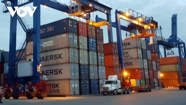 Đã lấy lại quyền kiểm soát các container điều xuất khẩu sang Italia - Ảnh 1.