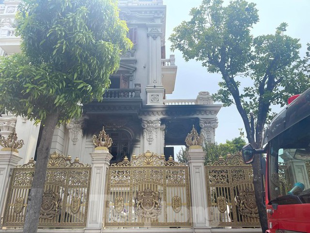  Hiện trường vụ cháy ‘lâu đài’ hàng trăm tỷ ở Quảng Ninh  - Ảnh 3.
