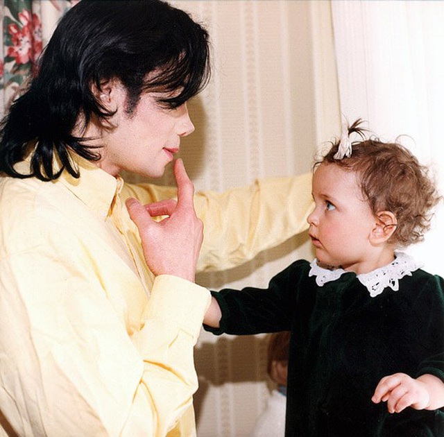 Cuộc đời bi kịch của con gái Michael Jackson sau cái chết của cha: Sống trên núi tiền thừa kế nhưng chồng chất tổn thương và biến cố - Ảnh 3.