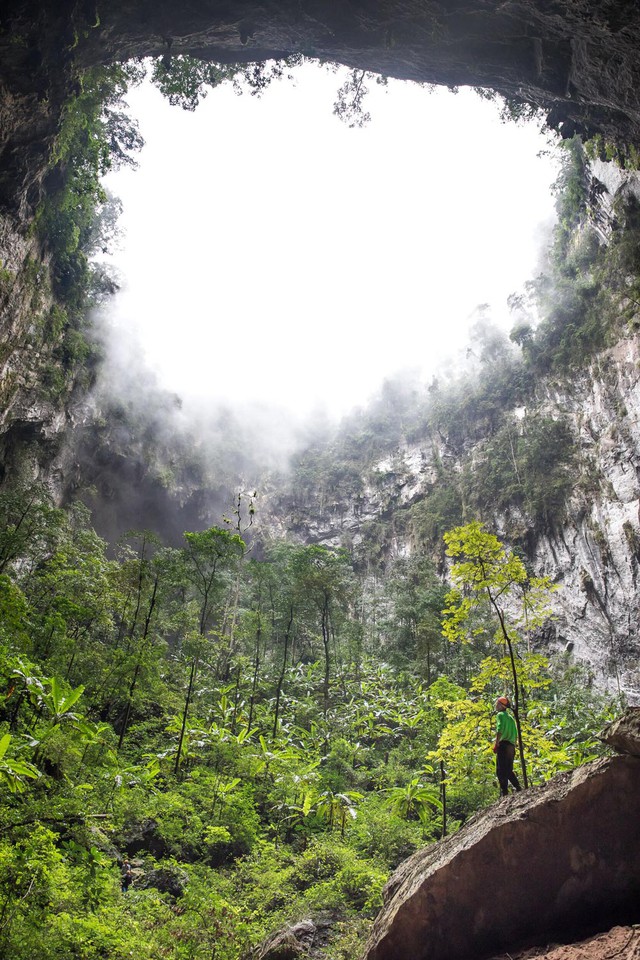 Có gì trong tour du lịch khám phá hang động lớn nhất Việt Nam? Giá tương đương chuyến du lịch quanh châu Âu, có tiền chưa chắc đã đi được, Chủ tịch ACB Trần Hùng Huy phải thốt lên 2 chữ thán phục - Ảnh 7.