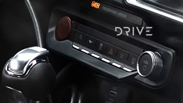Lộ thay đổi ngỡ ngàng trong nội thất Ford Mustang thế hệ mới: Ngày càng phải đu theo xu hướng công nghệ - Ảnh 5.