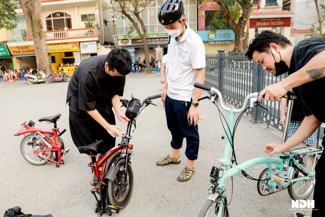 Người Hà Nội chi trăm triệu chơi xe đạp gấp hàng hiệu - Ảnh 6.