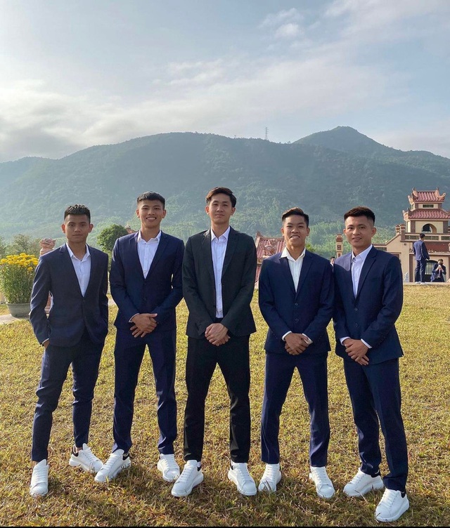  Bật cười với loạt ảnh thời trẻ trâu của các tuyển thủ U23 Việt Nam: Hùng Dũng chất chơi, Văn Toản bảnh bao - Ảnh 12.