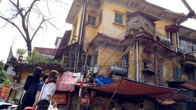Cận cảnh một trong 600 căn biệt thự cổ được bán ở Hà Nội: Nửa tỷ một mét vuông, 7 phòng ngủ, mặt tiền đắc địa  - Ảnh 2.
