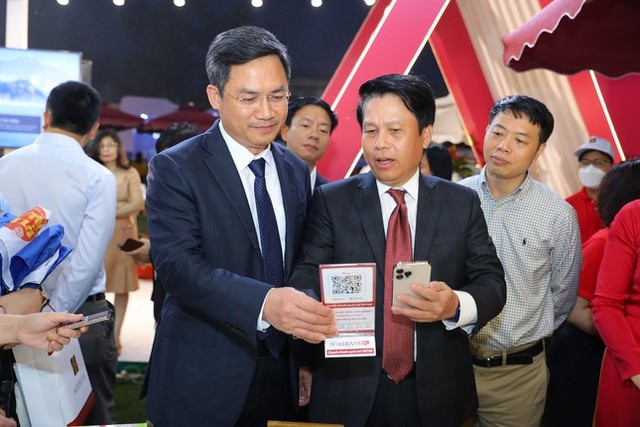  Phó Chủ tịch Hà Nội đánh giá cao tiện ích thanh toán số các gian hàng ở Sóng Festival  - Ảnh 2.