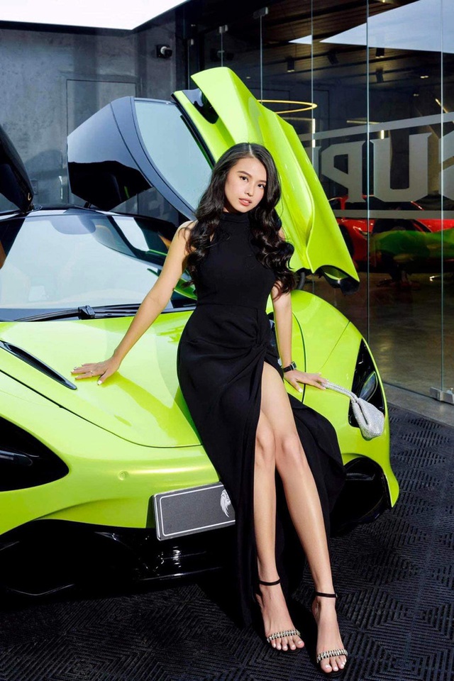 Bà trùm gia công mỹ nghệ khoe nhận McLaren 720S sau vài ngày chốt đơn, ngoại thất chiếc xe là điều gây chú ý hơn cả - Ảnh 1.