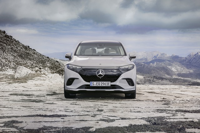 Siêu phẩm Mercedes-Benz EQS chính thức có bản SUV - ông vua mới phân khúc SUV hạng sang chạy điện là đây - Ảnh 2.