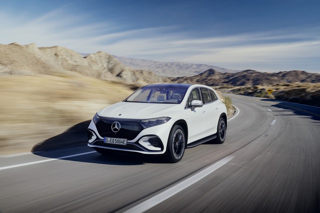 Siêu phẩm Mercedes-Benz EQS chính thức có bản SUV - ông vua mới phân khúc SUV hạng sang chạy điện là đây - Ảnh 1.