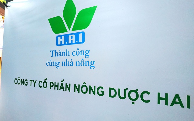 Hai lãnh đạo của công ty hệ sinh thái FLC bất ngờ xin từ nhiệm