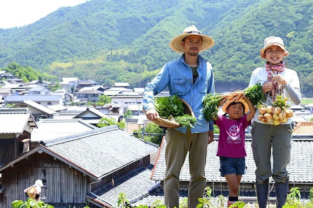 Sau trận động đất lớn ở Nhật, đôi vợ chồng đã bỏ công việc thành phố, cùng con gái về nông thôn trồng rau làm vườn - Ảnh 6.