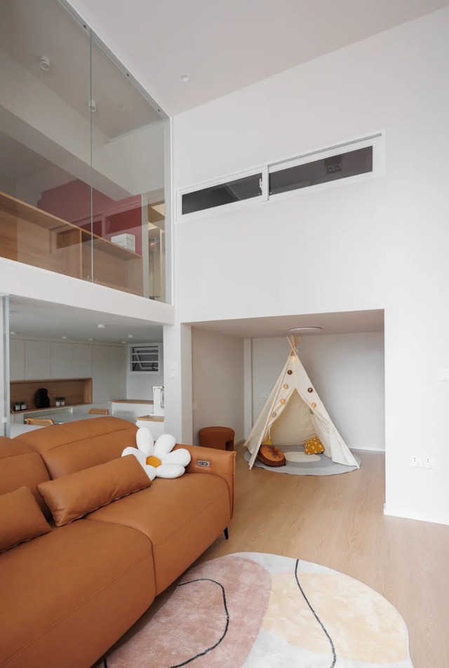 Ngôi nhà chỉ rộng 40m² cho gia đình 3 người sống vẫn tiện nghi, thoải mái nhờ sở hữu thiết kế “đỉnh cao” - Ảnh 14.