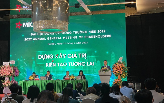 Thượng tướng Lê Hữu Đức, Chủ tịch Ngân hàng TMCP Quân đội, công ty mẹ của MIC phát biểu tại đại hội