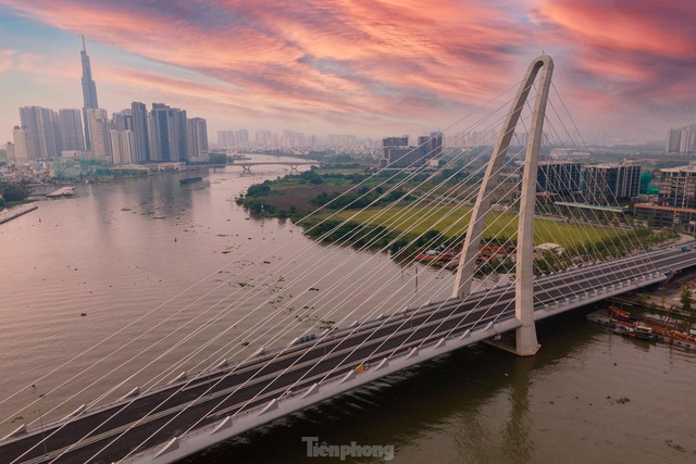 Ngắm thành phố từ cầu Thủ Thiêm 2 bắc qua sông Sài Gòn - Ảnh 2.