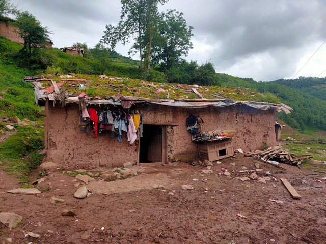 Ngôi làng nằm cheo leo bên vách đá làm giàu bằng cách livestream khoe nghèo, thu nhập lên đến hơn 100 triệu đồng/tháng - Ảnh 4.
