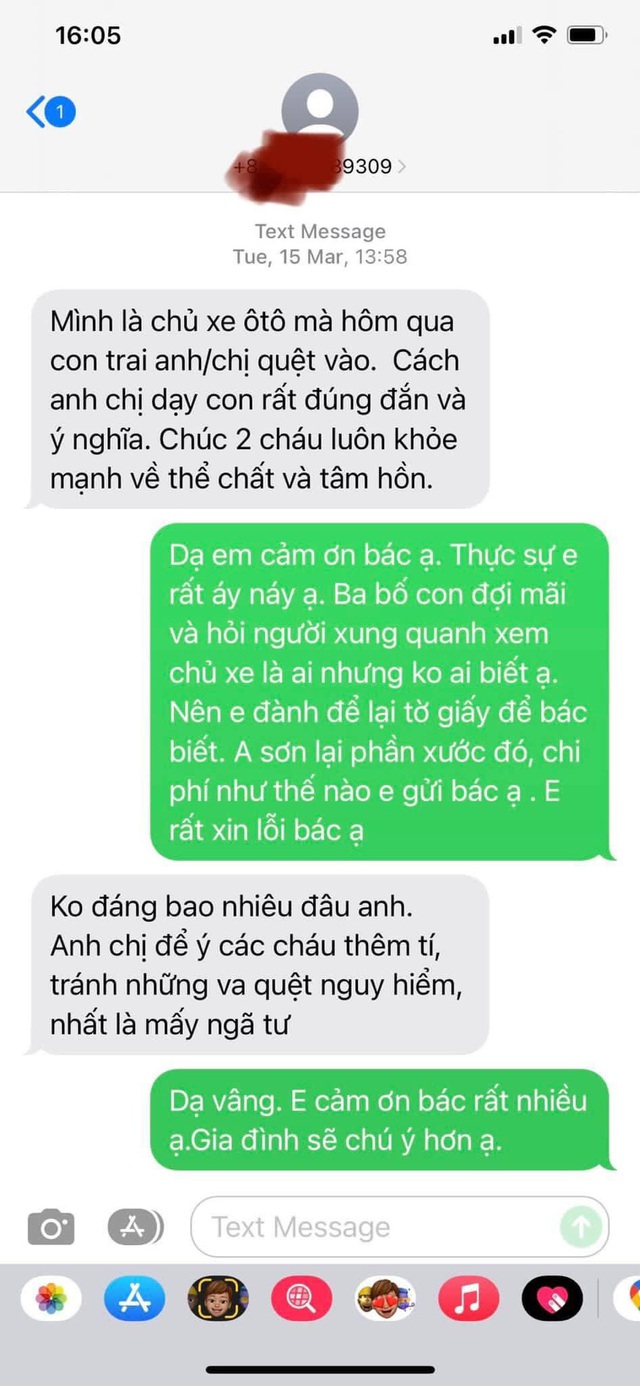 Con nhỏ đùa nghịch làm xước xe người lạ, lời nhắn để lại của ông bố nhận cả nghìn lời khen - Ảnh 2.