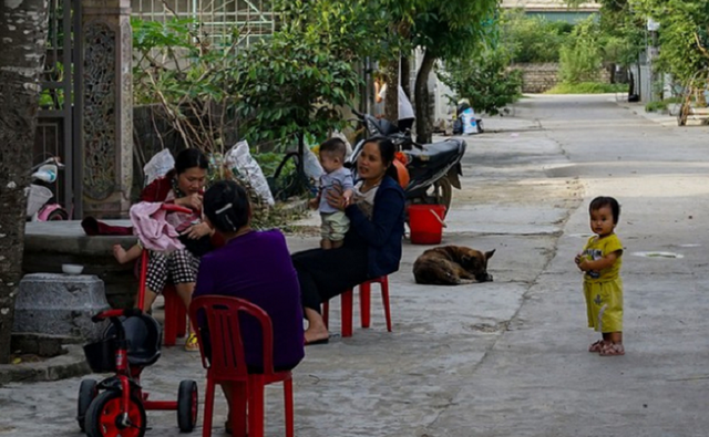 Khám phá làng tỷ phú ở Nghệ An: Biệt thự mọc lên san sát, xe sang xếp hàng như trời Tây - Ảnh 6.