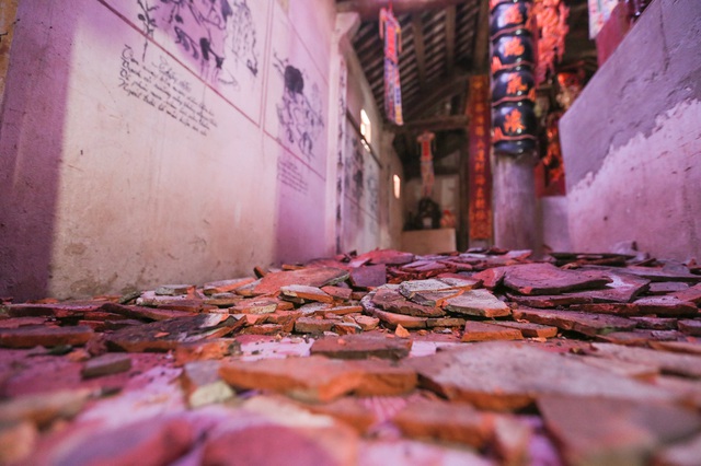  Hà Nội: Ngôi chùa cổ gần 700 năm xuống cấp nghiêm trọng, đứng trước nguy cơ sập đổ vì con đường nhỏ đi qua chùa - Ảnh 11.
