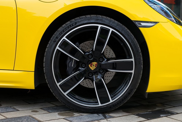 1 năm tuổi, Porsche 718 Boxster “lướt nhẹ” 7.000km được rao bán với giá hơn 5 tỷ đồng - Ảnh 11.