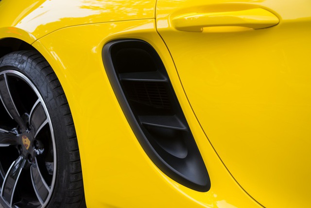 1 năm tuổi, Porsche 718 Boxster “lướt nhẹ” 7.000km được rao bán với giá hơn 5 tỷ đồng - Ảnh 12.