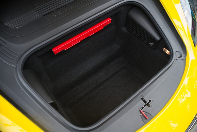1 năm tuổi, Porsche 718 Boxster “lướt nhẹ” 7.000km được rao bán với giá hơn 5 tỷ đồng - Ảnh 18.