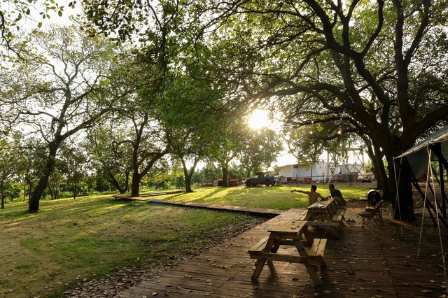 Địa điểm glamping chỉ cách Sài Gòn 2 tiếng đi xe, nhưng cảnh đẹp không thua Đà Lạt, nhiều gia đình bảo tuần nào đi cũng được! - Ảnh 10.