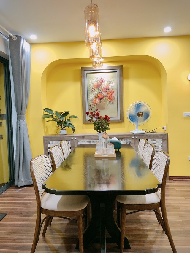 Cặp vợ chồng chi gần 1 tỷ đồng để cải tạo lại căn hộ 138m² ở Hà Nội với gam màu vàng vô cùng bắt mắt - Ảnh 9.