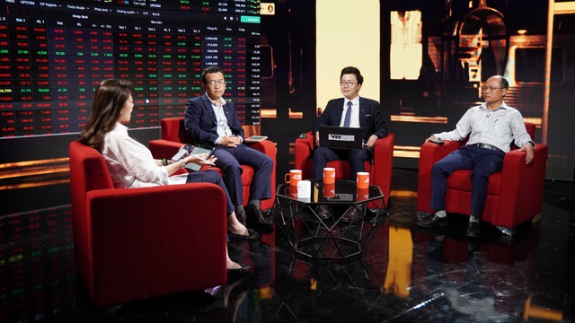 Đại diện UBCKNN: Tăng cường xử phạt cho thấy thị trường chứng khoán Việt Nam là sân chơi bình đẳng và minh bạch cho nhà đầu tư - Ảnh 1.