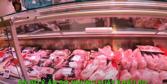 Cô gái Việt đi chợ ở xứ sở giàu có bậc nhất thế giới: Bày bán cá mập nguyên con, thịt lạc đà, có cả nông sản Việt Nam với giá ôi thật bất ngờ - Ảnh 4.