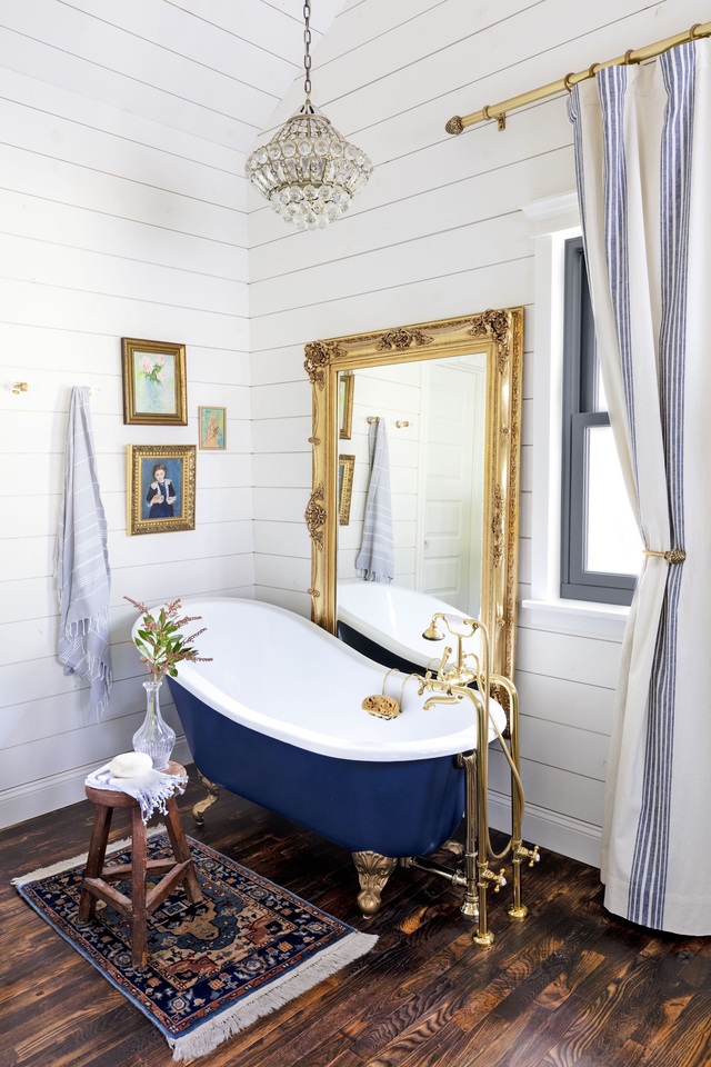 Cho phòng tắm gia đình thêm phần rực rỡ với điểm nhấn là chiếc bồn tắm đầy màu sắc - Ảnh 8.