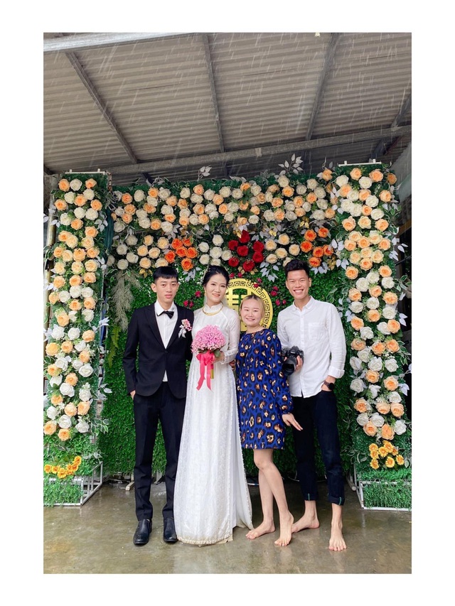 Cảnh tượng hiếm hoi trong lễ đính hôn giữa tháng 4 của cô dâu chú rể Quảng Trị - Ảnh 8.