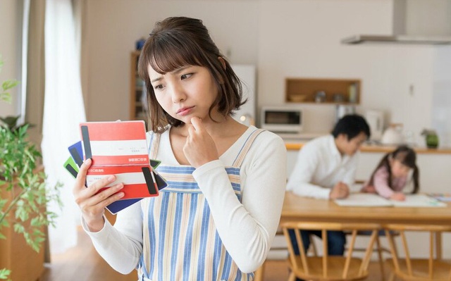 Mẹ 3 con chia sẻ cách trả khoản nợ 1,3 tỷ: Chỉ chi tiền cho 4 khoản sau, còn lại đều cắt giảm Mẹ 3 con chia sẻ cách trả khoản nợ 1,3 tỷ: Chỉ chi tiền cho 4 khoản sau, còn lại đều cắt giảm