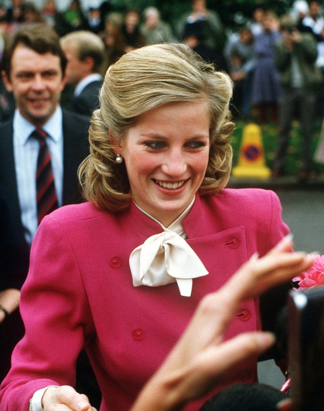 Tại sao Công nương Diana rất ít khi để tóc dài, nguyên nhân liên quan đến Nữ hoàng Anh? - Ảnh 1.