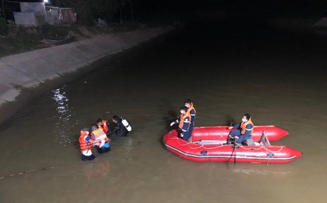  NÓNG: 5 nữ sinh 12 tuổi cùng mất tích trên sông, công an đã tìm thấy 2 thi thể - Ảnh 5.